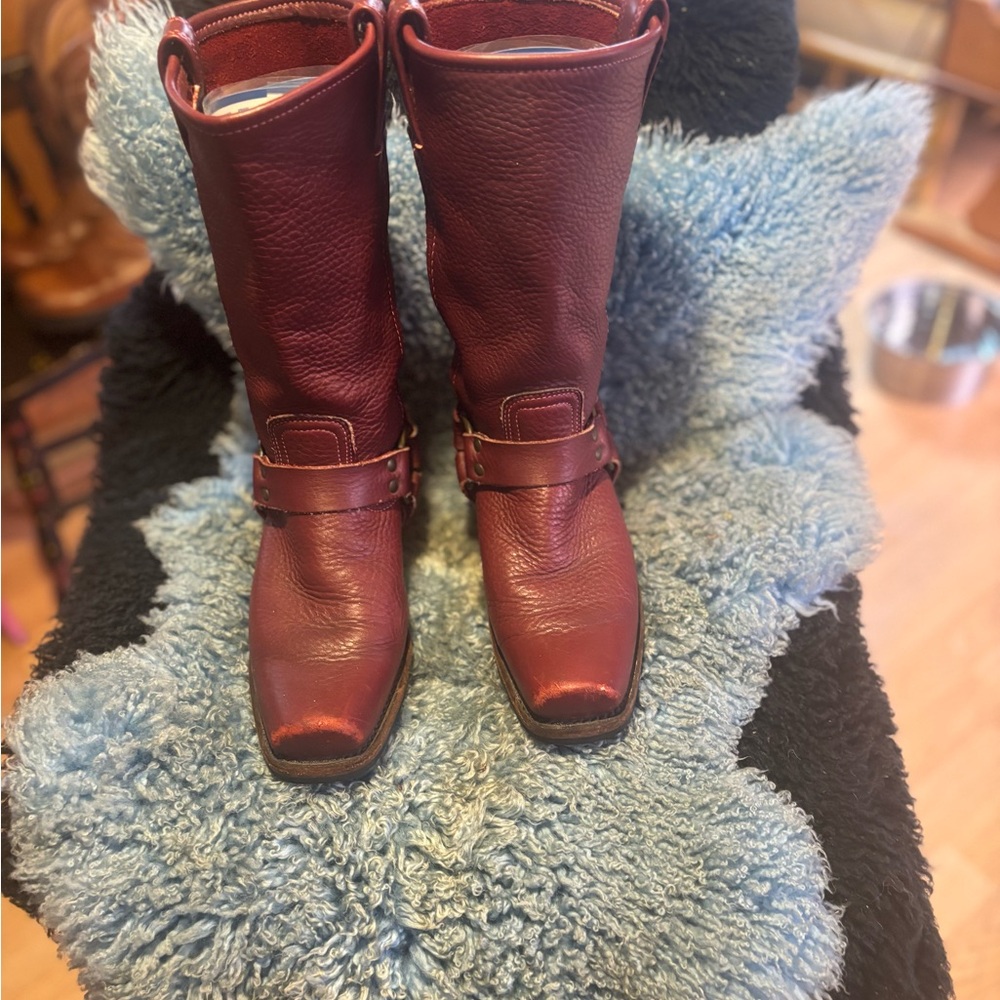 Frye classic harness boot rare burgundy size 8
